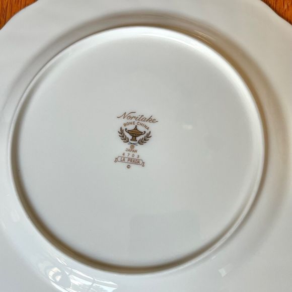 NORITAKE La Prada  8" Salad Plate Bone China Floral Discontinued - Picture 9 of 10